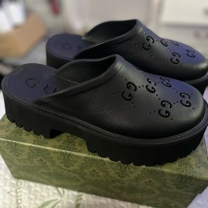 BRAND NEW (Black) Gucci Shoes